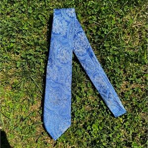 Donald J. Trump Signature Collection Blue Paisley Tie GOLD BAR NECKTIE 100% Silk